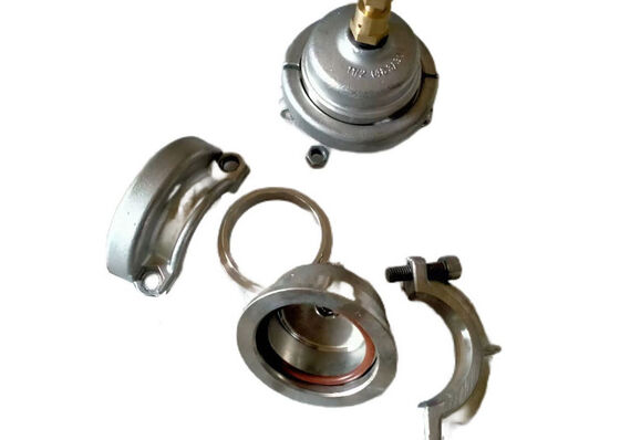 Plastikowe zaślepki do rur przeznaczone do rurociągów gazu i ropy naftowej, wyposażone w syntetyczne zamknięcie końcowe rury zapewniające trwałość